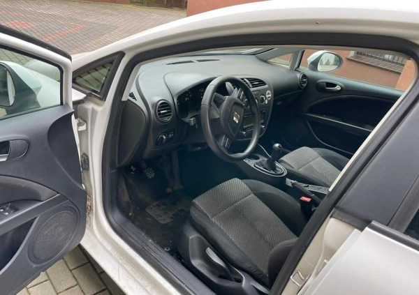 Seat Leon cena 16900 przebieg: 175663, rok produkcji 2010 z Syców małe 92